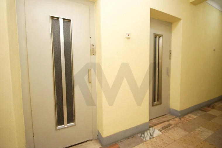 Apartamento T1 para Venda em Alfragide Foto 4