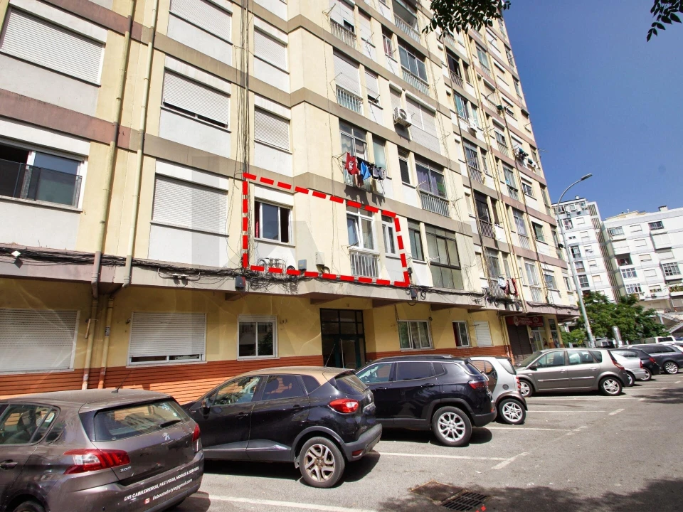 Apartamento T1 para Venda em Alfragide Foto 1