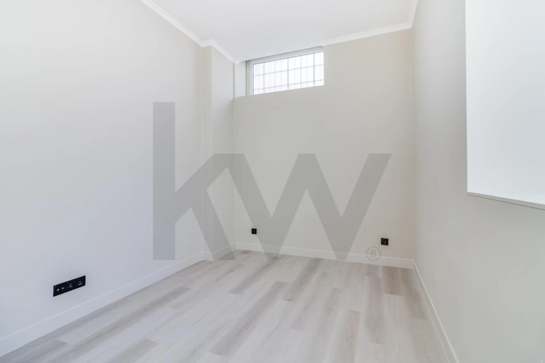 Apartamento T2 para Venda em Sacavém e Prior Velho Foto 8
