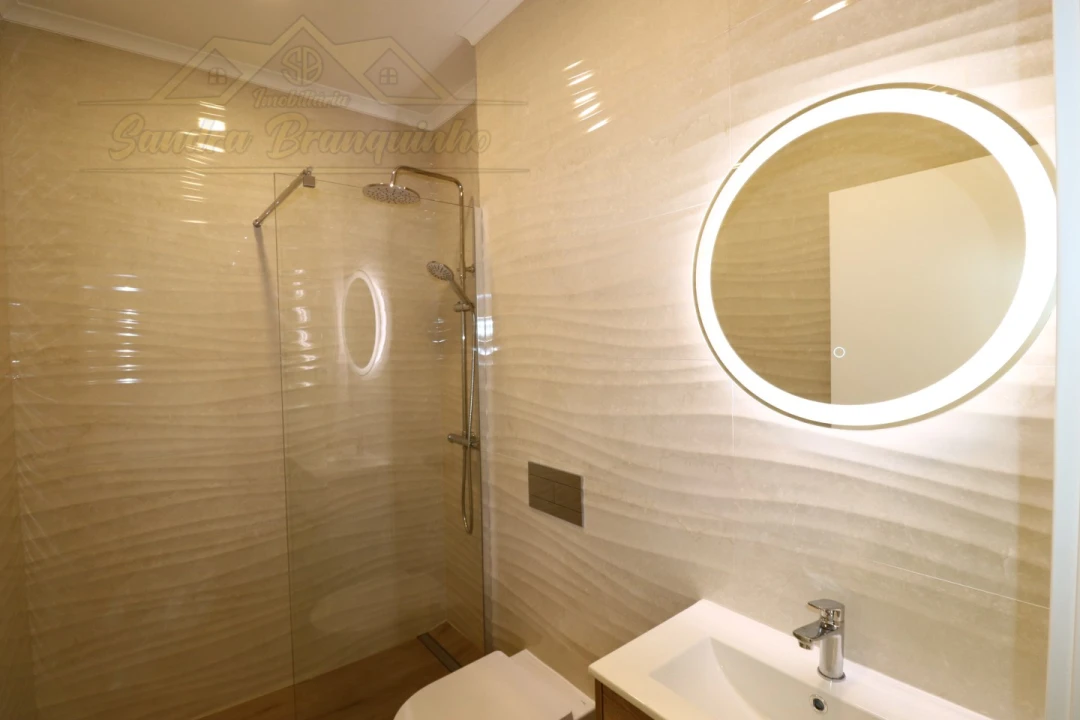 Apartamento T1 para Venda em Alfeizerão Foto 19
