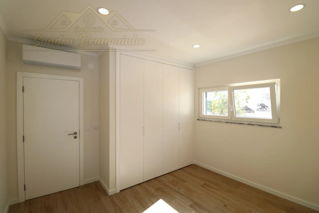 Apartamento T1 para Venda em Alfeizerão Foto 22