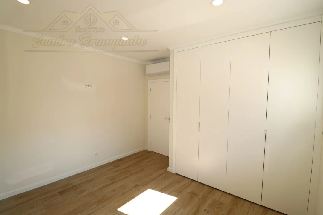 Apartamento T1 para Venda em Alfeizerão Foto 23