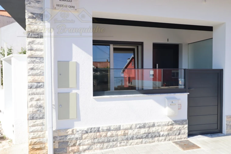 Apartamento T1 para Venda em Alfeizerão Foto 2