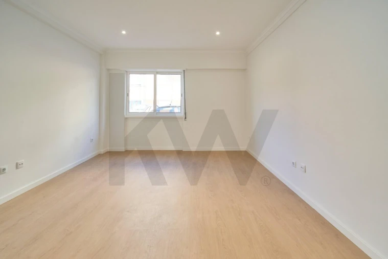 Apartamento T3 para Venda em Odivelas Foto 2