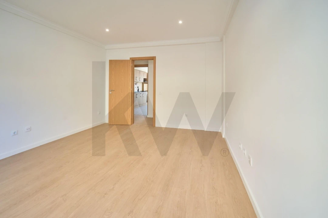 Apartamento T3 para Venda em Odivelas Foto 3