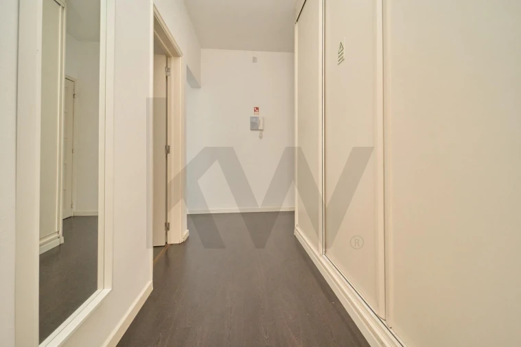 Apartamento T1 para Venda em São Vicente Foto 11