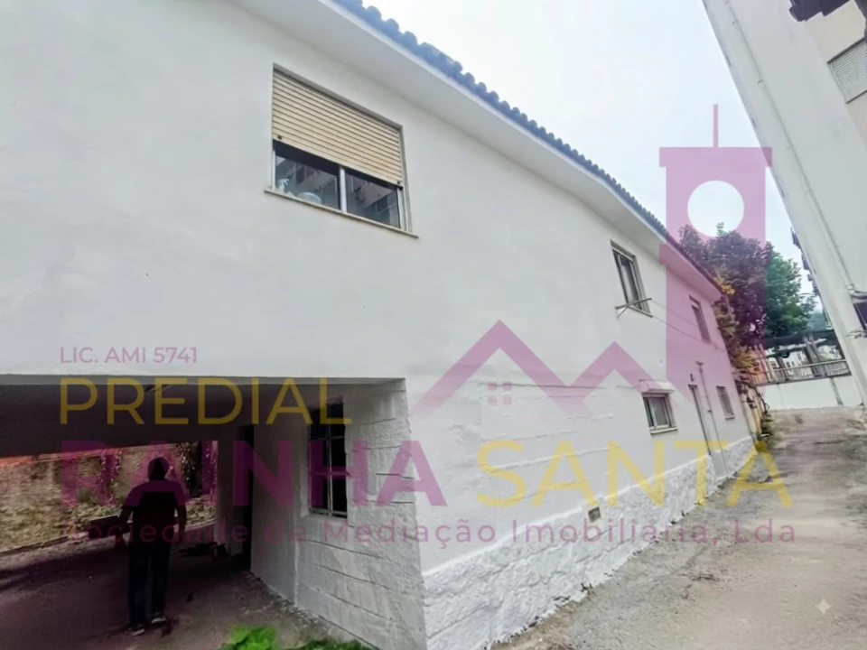 Moradia T4 para Venda em Lousã e Vilarinho Foto 2