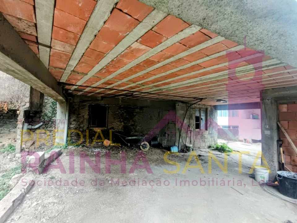 Moradia T4 para Venda em Lousã e Vilarinho Foto 7