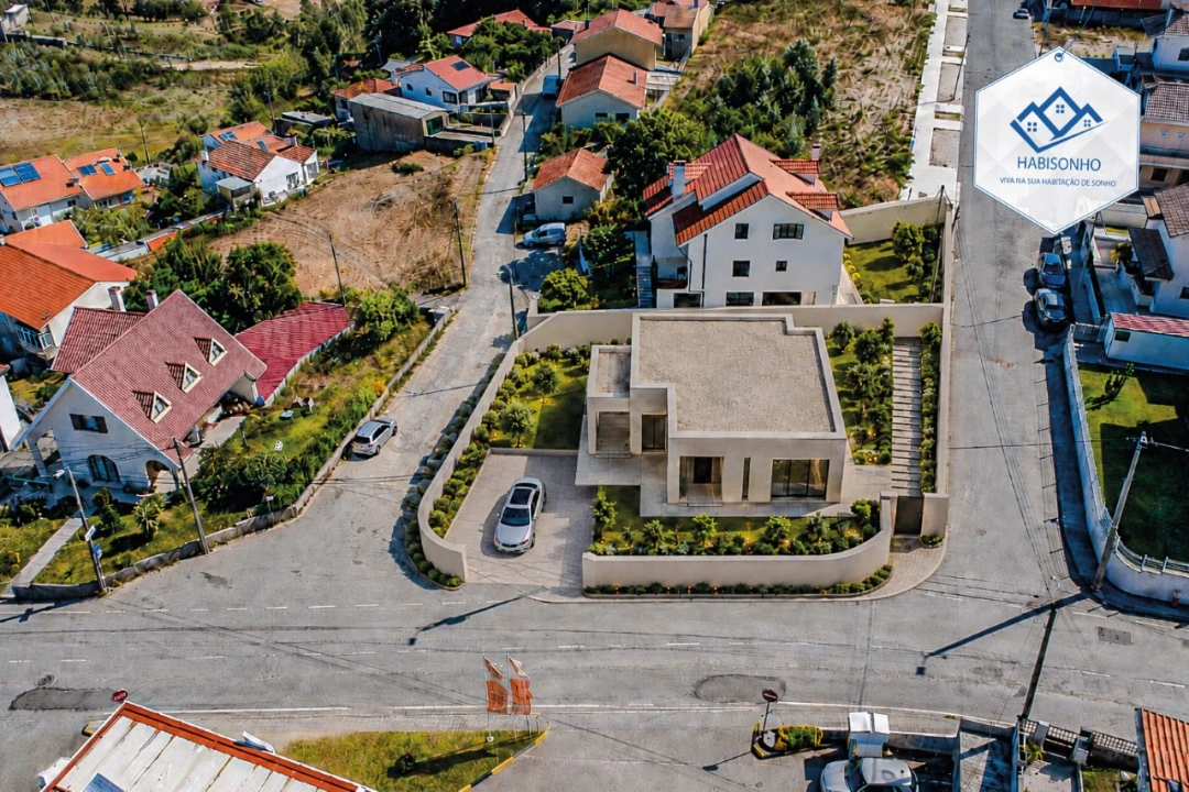 Terreno para Venda em Foz do Sousa e Covelo Foto 1