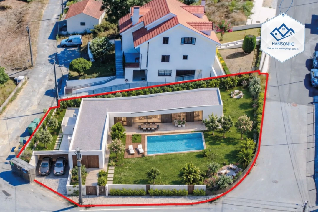 Terreno para Venda em Foz do Sousa e Covelo Foto 1