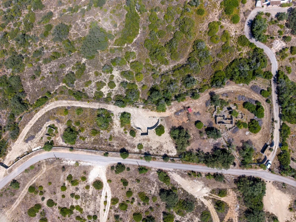 Terreno para Venda em Santa Barbara de Nexe Foto 2