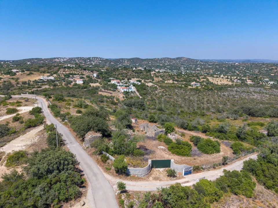 Terreno para Venda em Santa Barbara de Nexe Foto 3