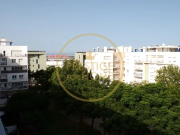 Apartamento T1 para Arrendamento em Loule (São Clemente)