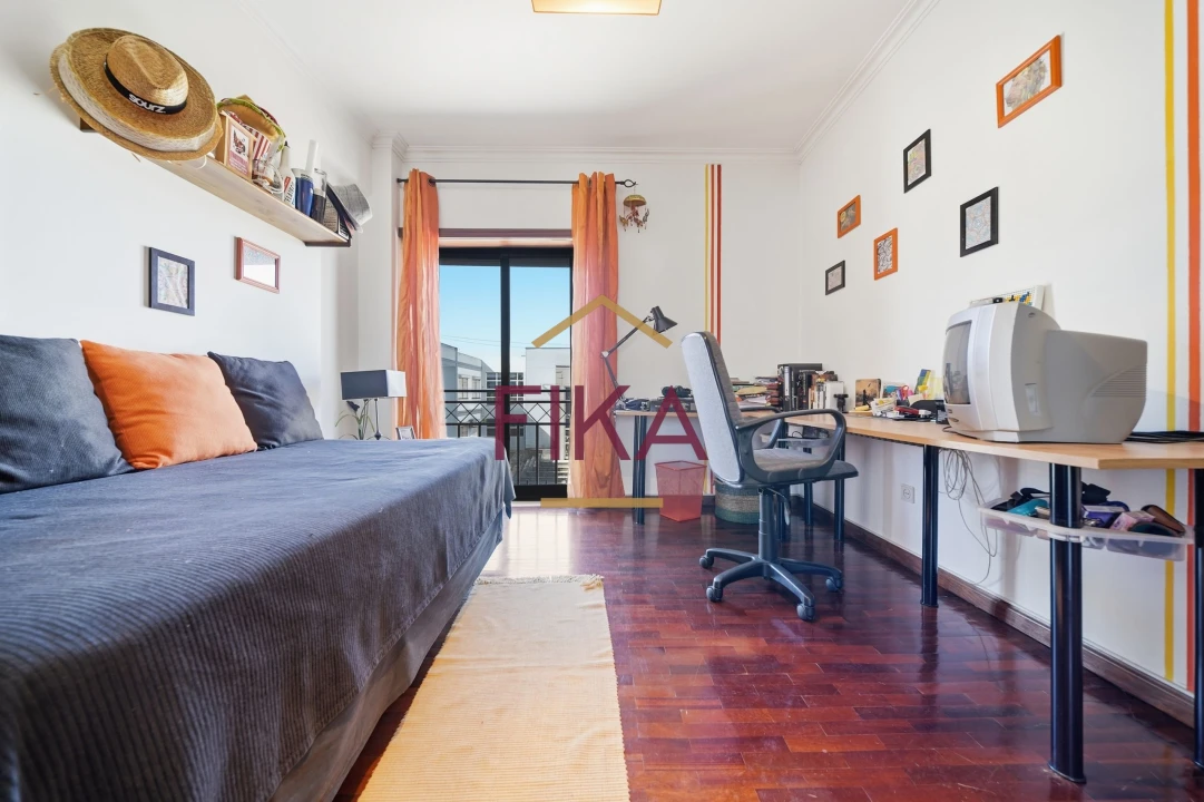 Apartamento T3 para Venda em Seixal Foto 33