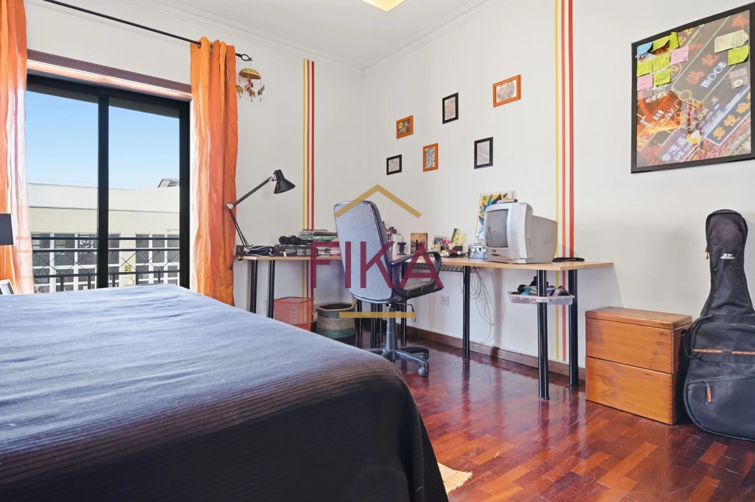 Apartamento T3 para Venda em Seixal Foto 34