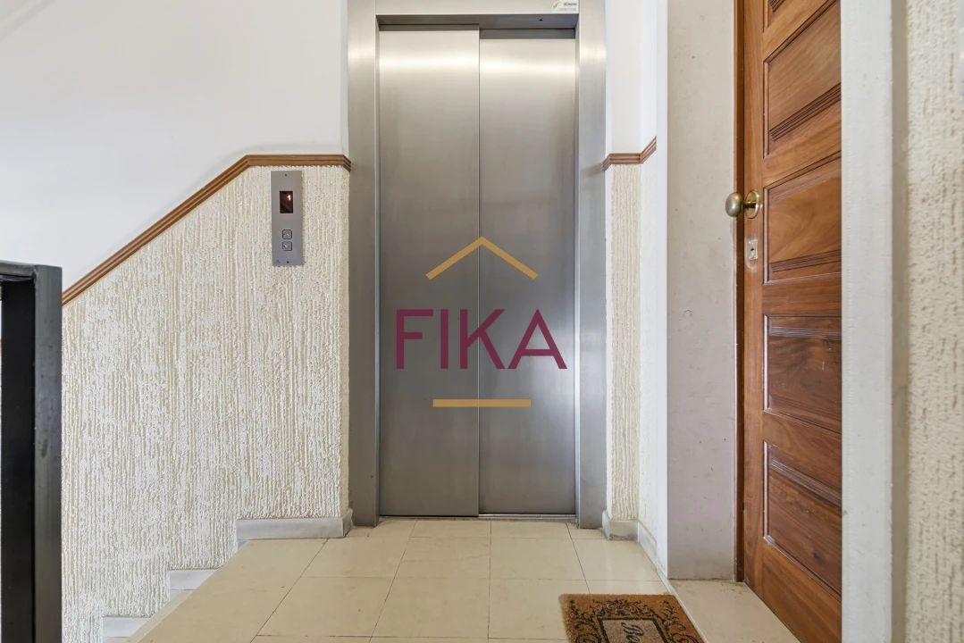 Apartamento T3 para Venda em Seixal Foto 35