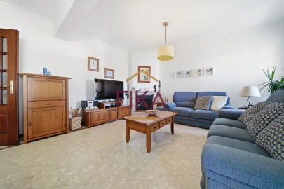 Apartamento T3 para Venda em Seixal
