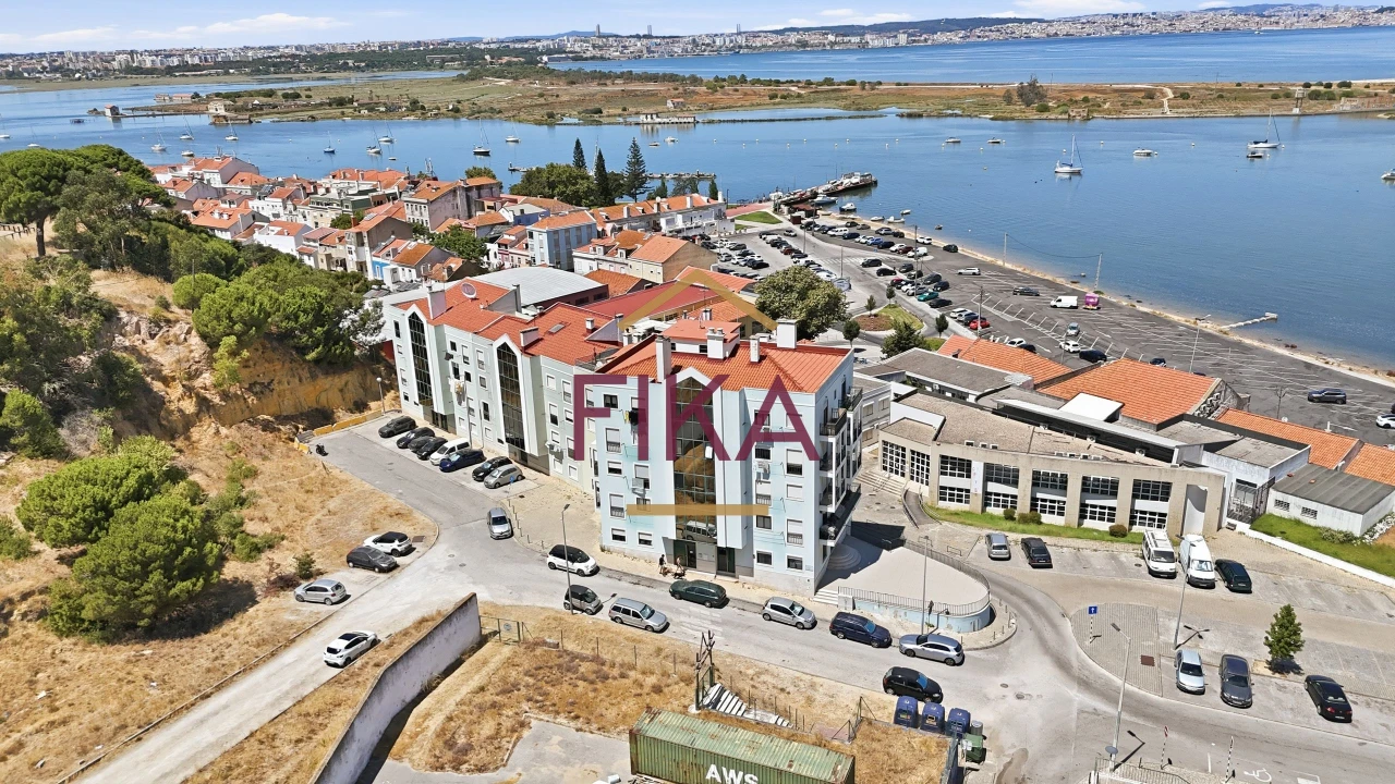 Apartamento T3 para Venda em Seixal Foto 41