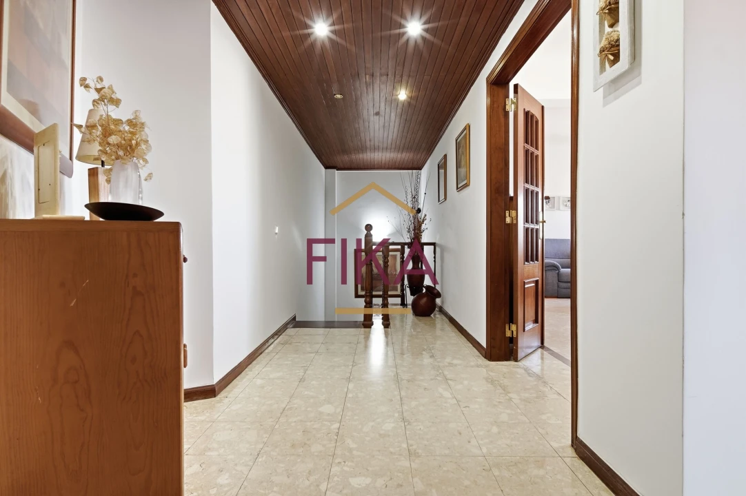 Apartamento T3 para Venda em Seixal Foto 19