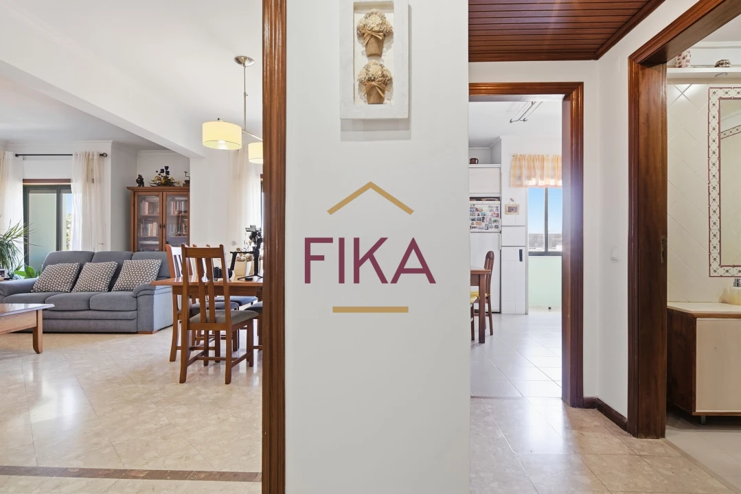 Apartamento T3 para Venda em Seixal Foto 12