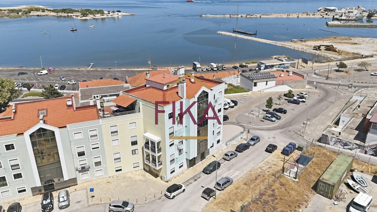 Apartamento T3 para Venda em Seixal Foto 40
