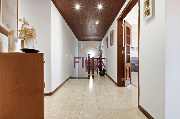 Apartamento T3 para Venda em Seixal Foto 19