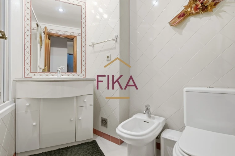 Apartamento T3 para Venda em Seixal Foto 28