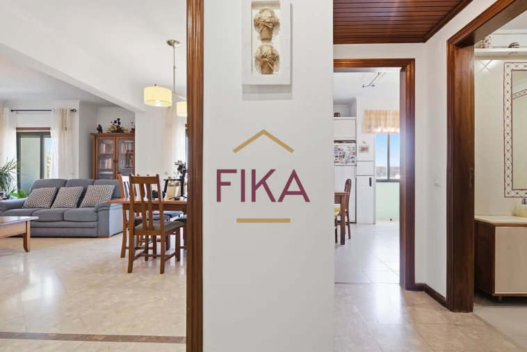 Apartamento T3 para Venda em Seixal Foto 12