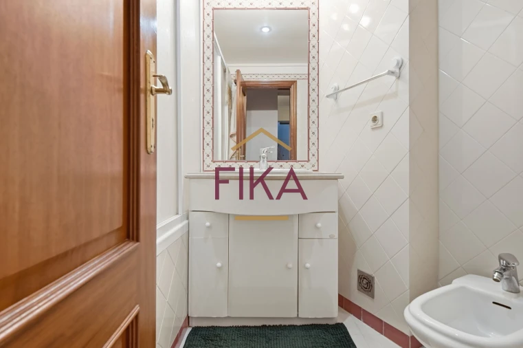 Apartamento T3 para Venda em Seixal Foto 29