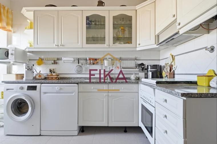 Apartamento T3 para Venda em Seixal Foto 14