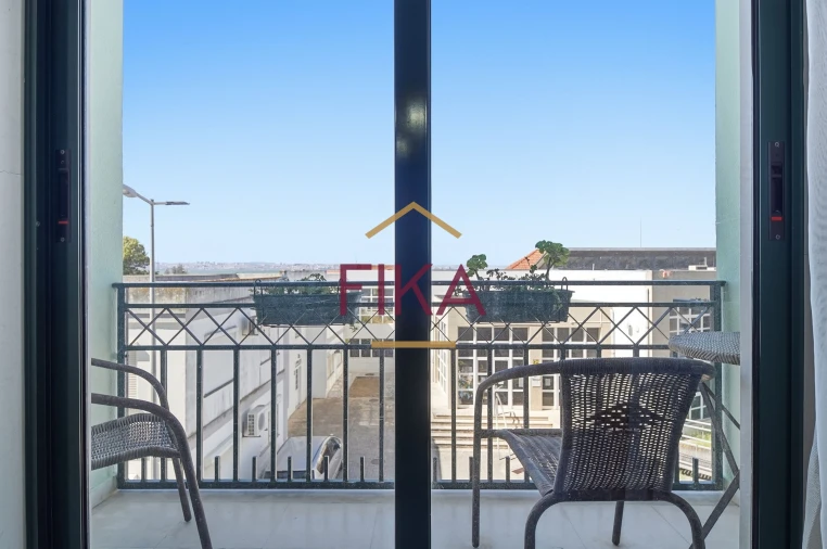 Apartamento T3 para Venda em Seixal Foto 10