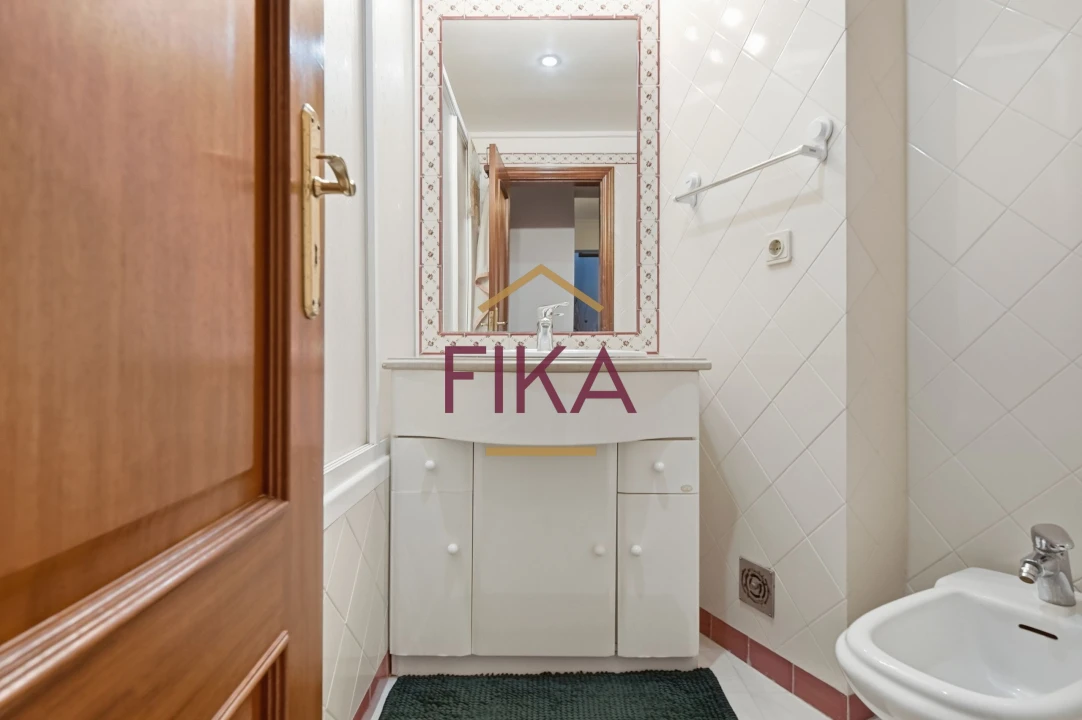 Apartamento T3 para Venda em Seixal Foto 29