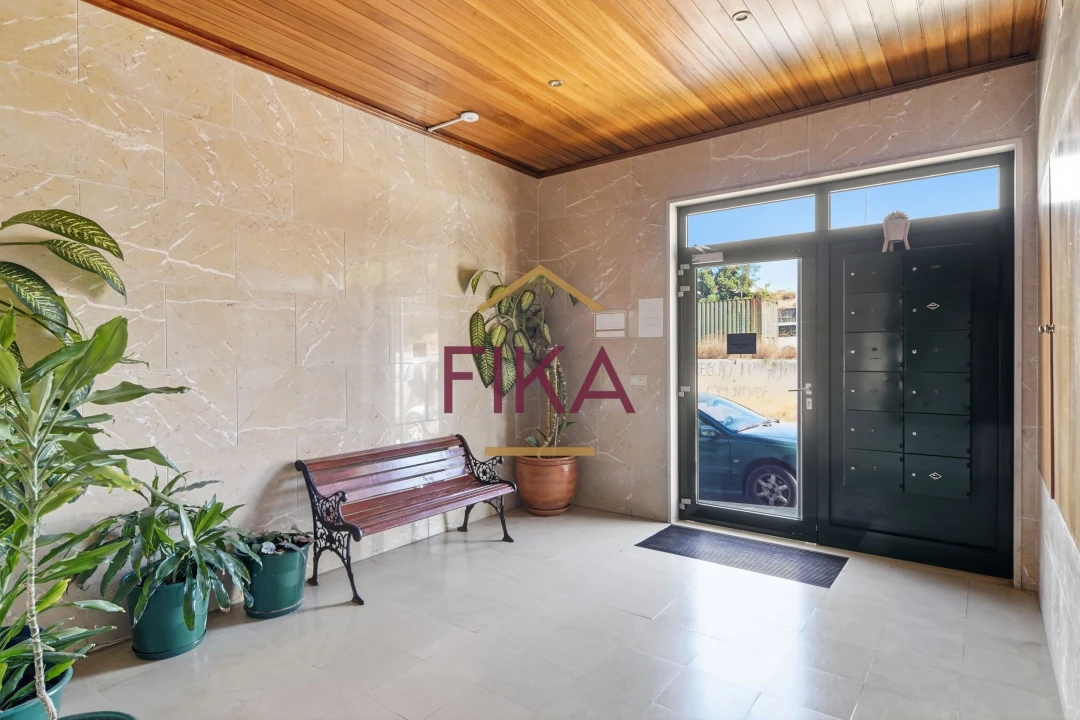 Apartamento T3 para Venda em Seixal Foto 36