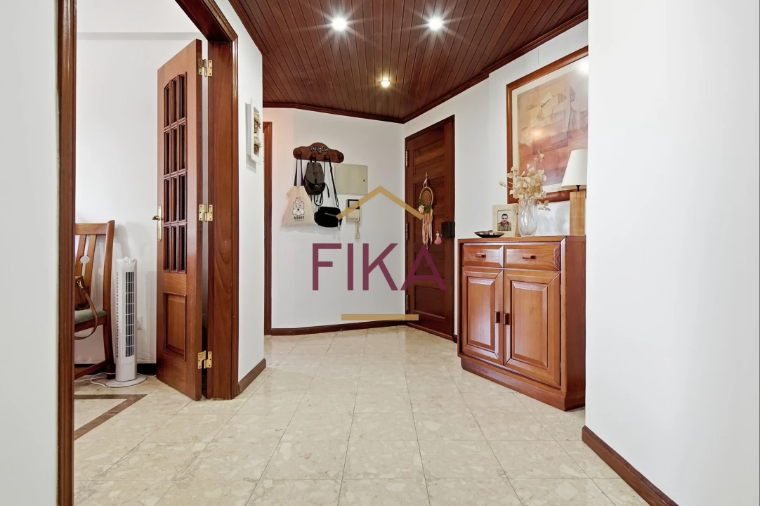 Apartamento T3 para Venda em Seixal Foto 11