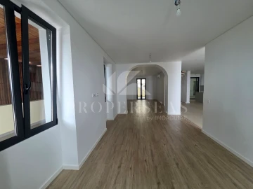 Moradia T4 para Venda em São Martinho