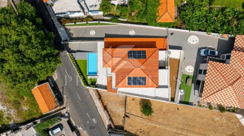 Moradia T4 para Venda em São Martinho