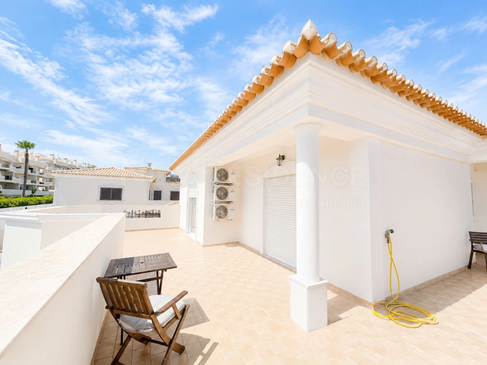 Moradia T5 para Venda em Albufeira e Olhos de Água Foto 14