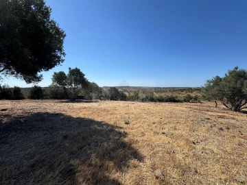 Terreno para Venda em Lagos (São Sebastião e Santa Maria)