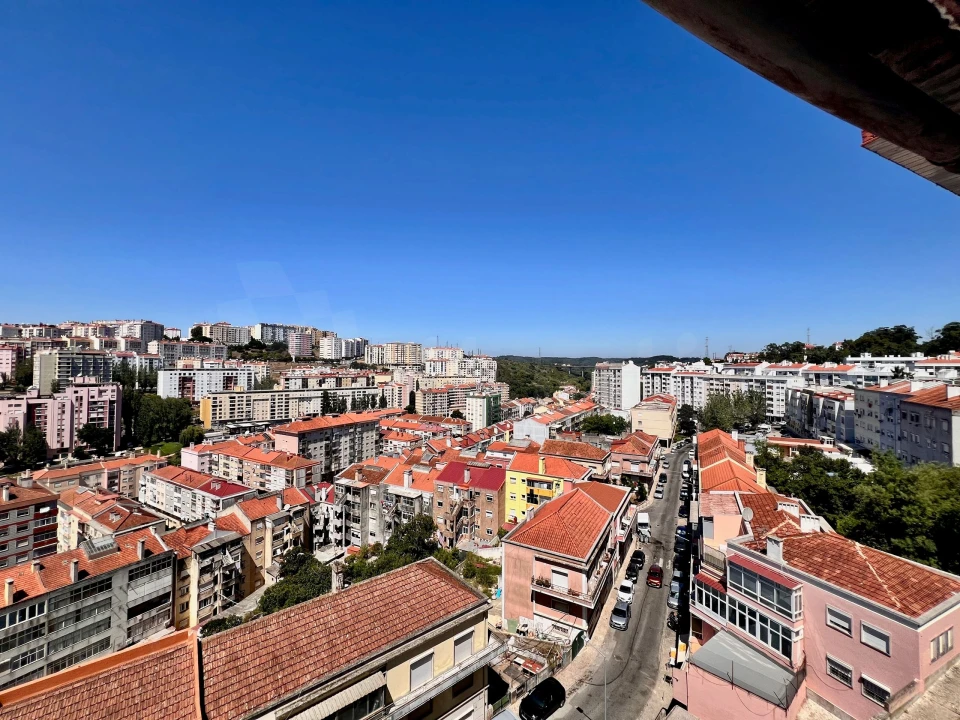Apartamento T2 para Venda em Agualva e Mira-Sintra Foto 13