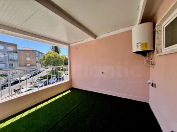 Apartamento T2 para Venda em Agualva e Mira-Sintra