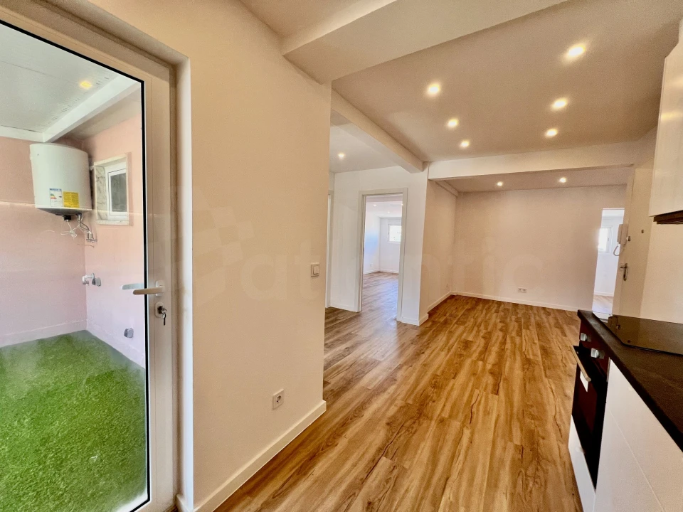 Apartamento T2 para Venda em Agualva e Mira-Sintra Foto 7