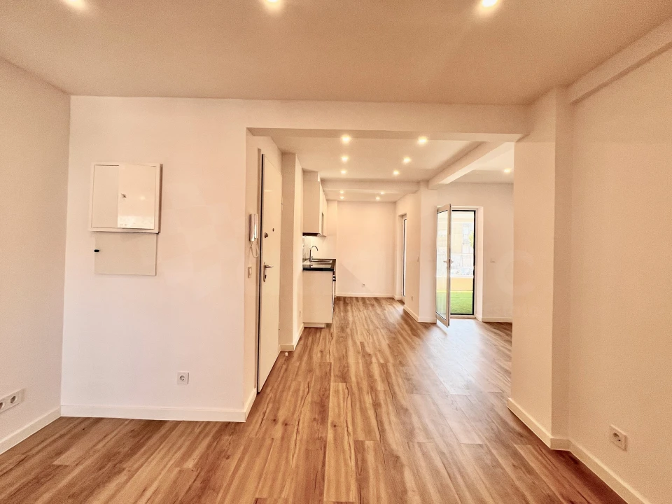 Apartamento T2 para Venda em Agualva e Mira-Sintra Foto 2