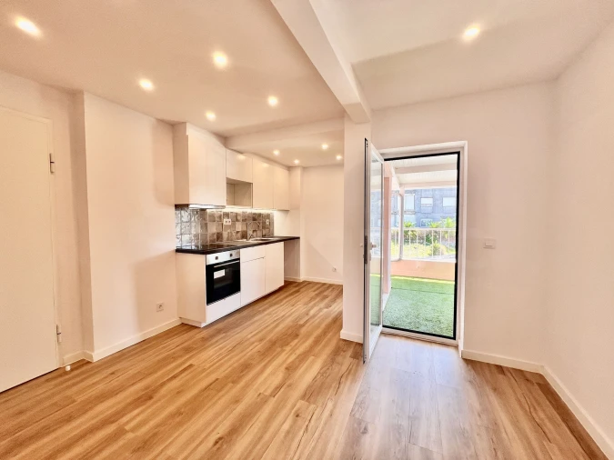 Apartamento T2 para Venda em Agualva e Mira-Sintra Foto 4