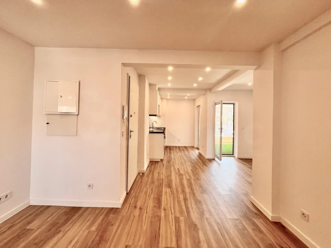 Apartamento T2 para Venda em Agualva e Mira-Sintra Foto 2