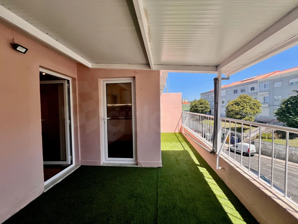 Apartamento T2 para Venda em Agualva e Mira-Sintra Foto 23