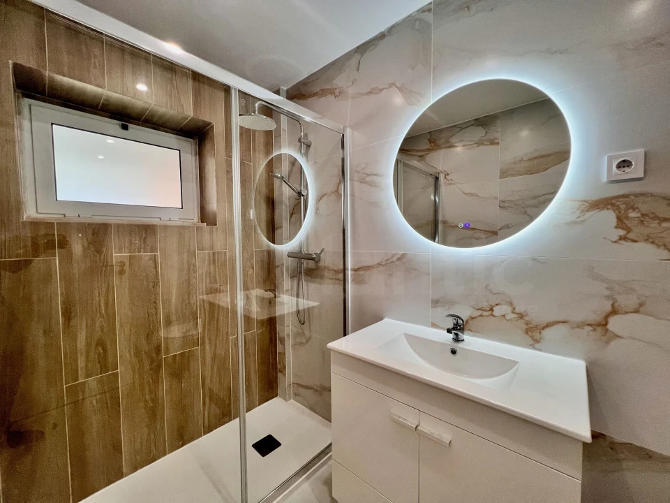 Apartamento T2 para Venda em Agualva e Mira-Sintra Foto 19