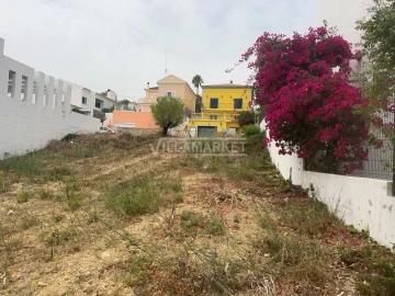 Terreno para Venda em Quelfes