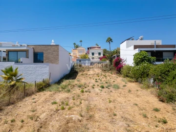 Terreno para Venda em Quelfes