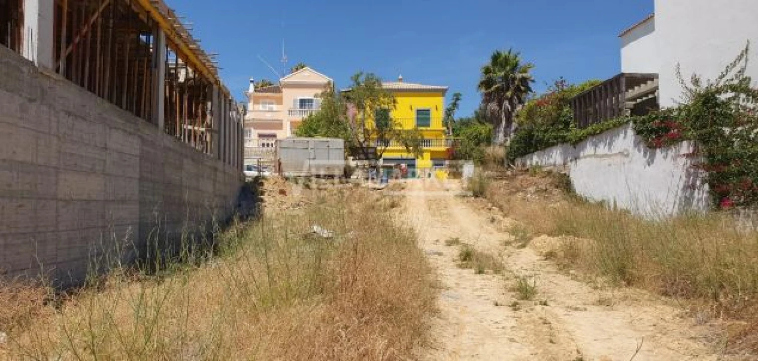 Terreno para Venda em Quelfes Foto 9
