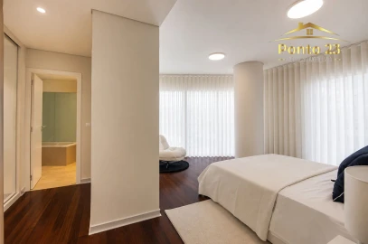 Apartamento T4 para Venda em Funchal (Se)